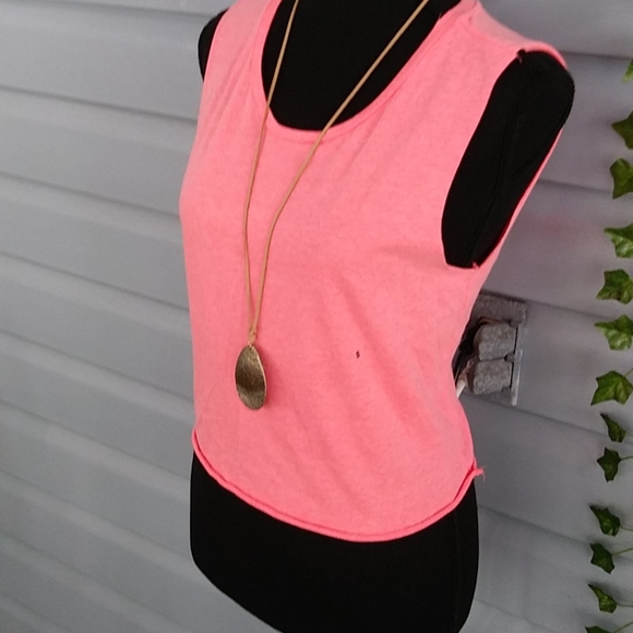 NWT American Eagle outfitters crop top - Picture 2 of 4